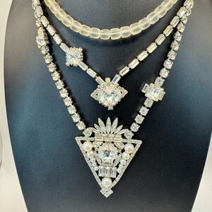 DYLANLEX Crystal and Pearl Statement Necklace